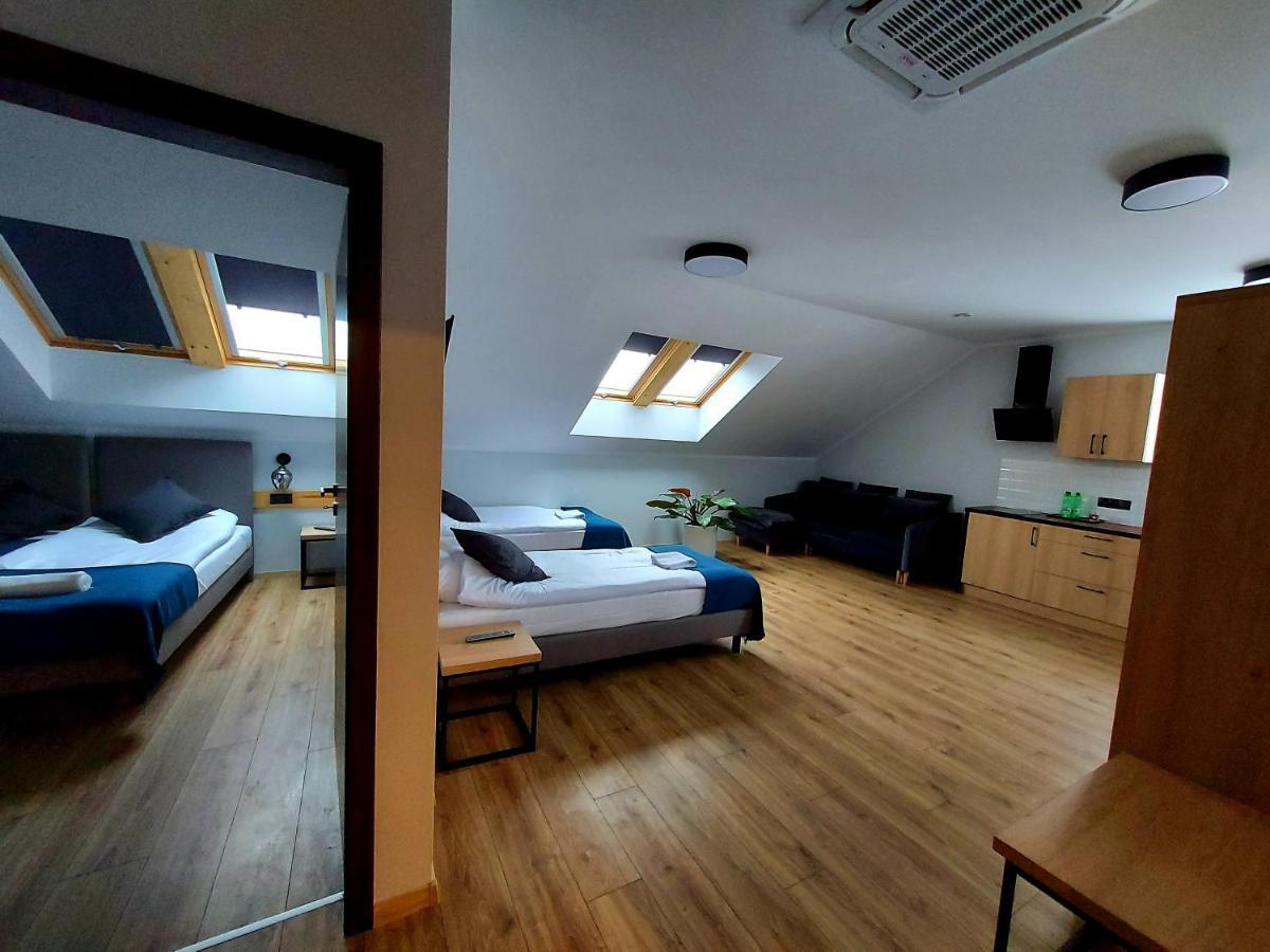 Pensjonat I Restauracja Hubertowka Milicz Buitenkant foto